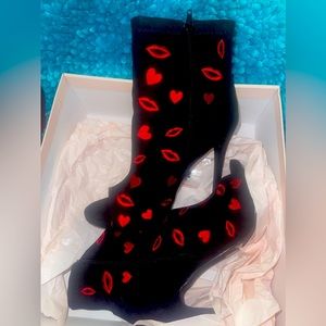 Just fab bootie for sale very comfortable but does not fit me